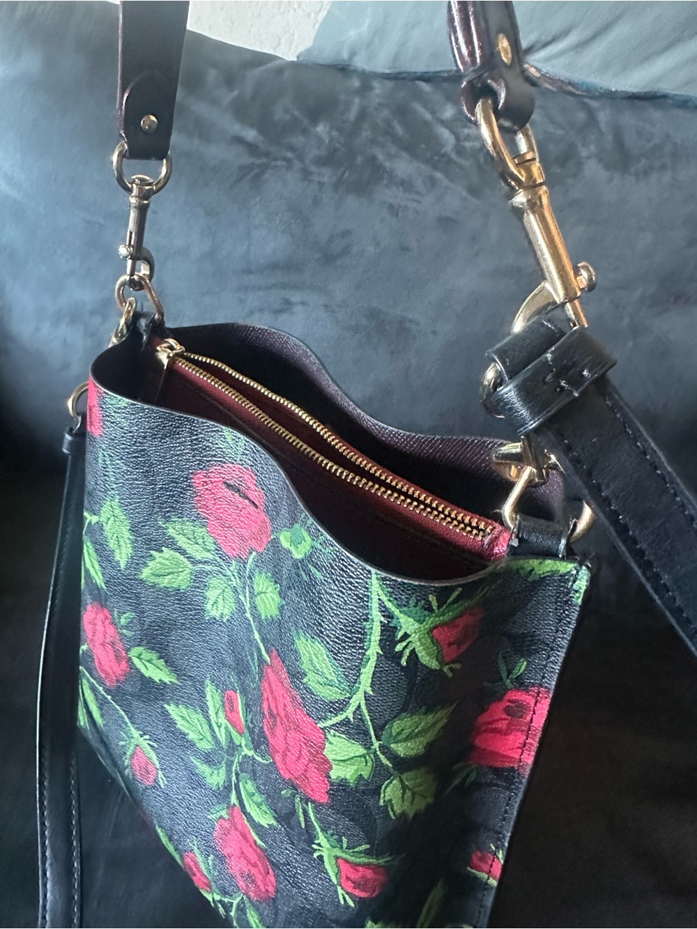 Coach Black Floral Signature Bucket Bag with Red Roses - Picture 5 of 8